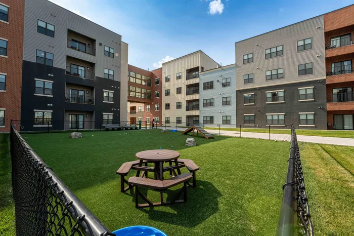 Union-Mill-Apartments-Wichita-Kansas-Pet-Friendly-Amenities-Dog-Park-With-Seating