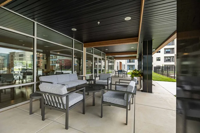 Union-Mill-Apartments-Wichita-Kansas-Luxury-Amenities-Covered-Patio-Seating