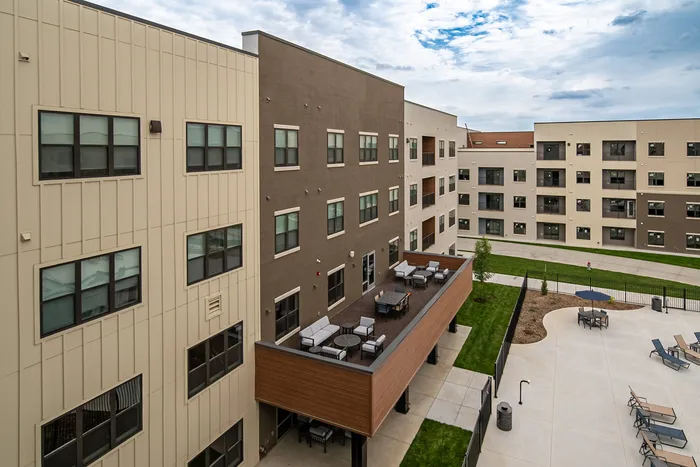 Union-Mill-Apartments-Wichita-Kansas-Luxury-Amenities-Upper-Level-Patio