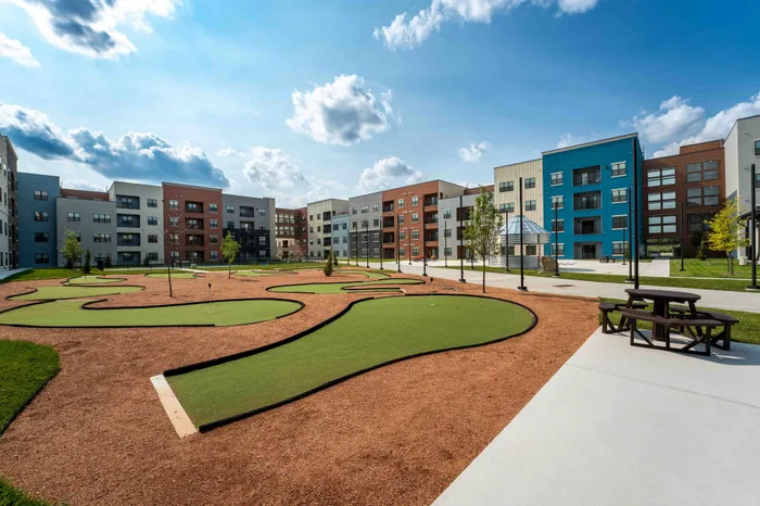 Union-Mill-Apartments-Wichita-Kansas-Luxury-Amenities-Putting-Green-In-Courtyard