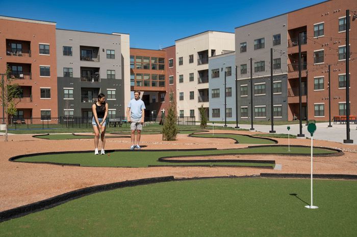 Union-Mill-Apartments-Wichita-Kansas-Luxury-Amenities-Putt-Putt