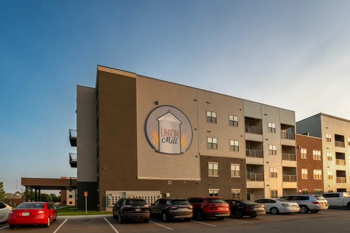 Union-Mill-Apartments-Wichita-Kansas-Exteriors-Building-Sign