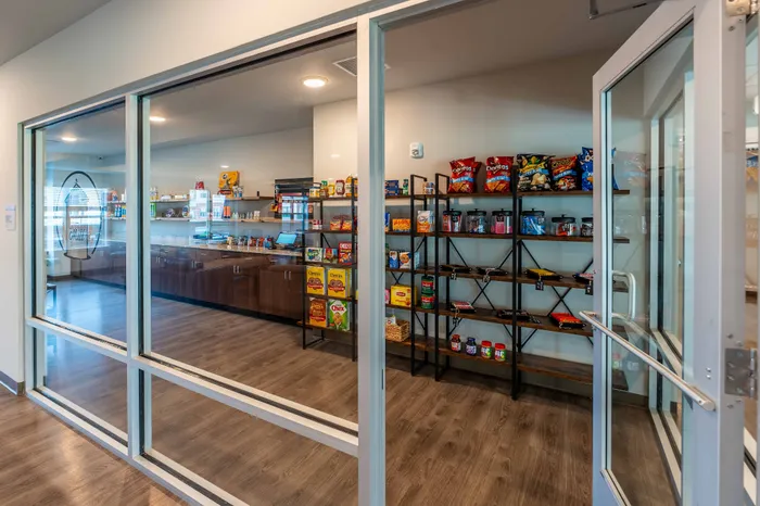 Union-Mill-Apartments-Wichita-Kansas-Luxury-Amenities-Community-Bodega-Entrance