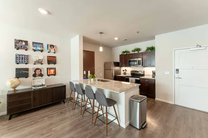 Union-Mill-Apartments-Wichita-Kansas-Furnished-One-Bedroom-Kitchen-Breakfast-Bar
