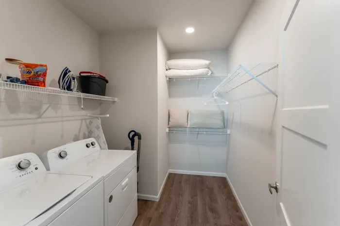 Union-Mill-Apartments-Wichita-Kansas-Furnished-One-Bedroom-Laundry