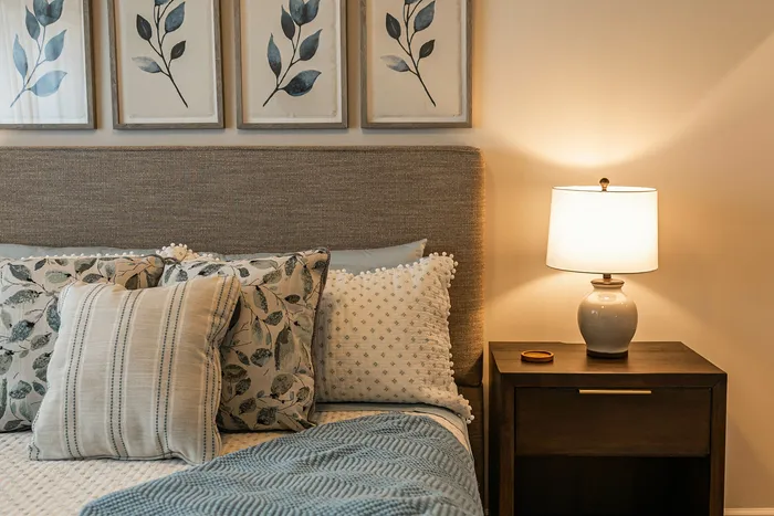 Union-Mill-Apartments-Wichita-Kansas-Furnished-Two-Bedroom-Guest-Room-Nightstand