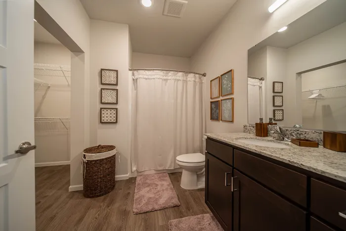 Union-Mill-Apartments-Wichita-Kansas-Furnished-Two-Bedroom-Primary-Bathroom-Closet