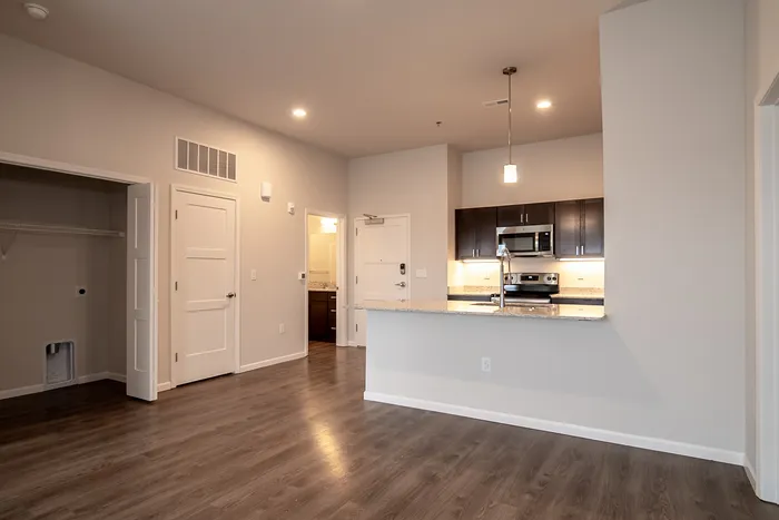 Union-Mill-Apartments-Wichita-Kansas-Two-Bedroom-Deluxe-Living-Room-Entrance