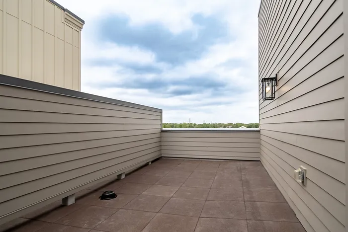 Union-Mill-Apartments-Wichita-Kansas-Two-Bedroom-Deluxe-Sun-Deck