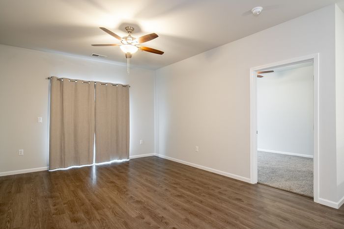 Union-Mill-Apartments-Wichita-Kansas-Three-Bedroom-Living-Room