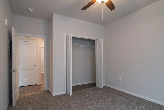 Union-Mill-Apartments-Wichita-Kansas-Three-Bedroom-Second-Bedroom-Closet