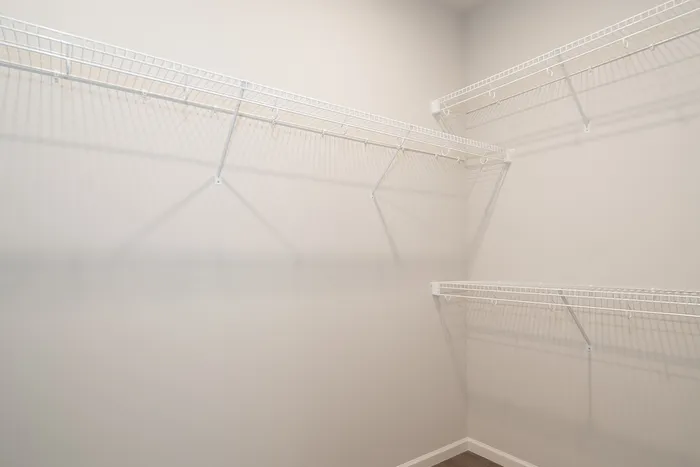 Union-Mill-Apartments-Wichita-Kansas-Three-Bedroom-Third-Bedroom-Closet