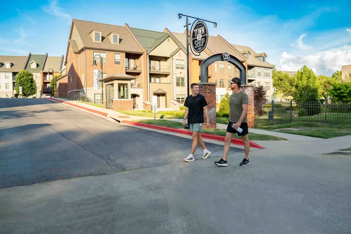 Township-28-Springfield-Missouri-Apartments-Amenities-Community-Entrance