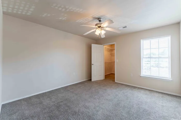 Coryell-Crossing-Apartments-Springfield-Missouri-Four-Bedroom-Primary-Bedroom