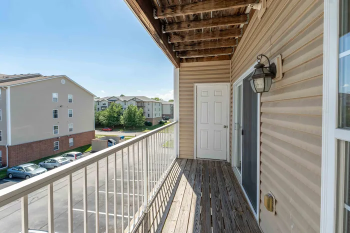 Coryell-Crossing-Apartments-Springfield-Missouri-Four-Bedroom-Patio-Storage-Closet