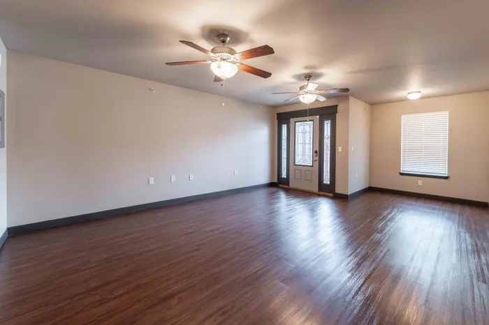 Township-28-Springfield-Missouri-Galloway-Neighborhood-Apartments-Studio-Living-Space-Window-Cove