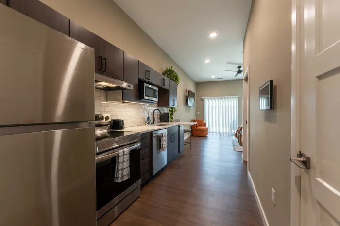 Heritage-Apartments-Springfield-Missouri-Luxury-Homes-Furnished-Studio-Kitchen