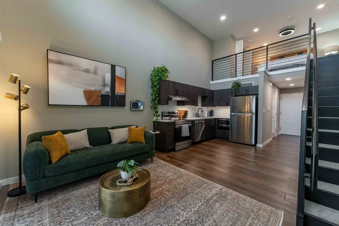 Heritage-Apartments-Springfield-Missouri-Luxury-Homes-Furnished-Studio-Loft-Living-Space-And-Kitchen