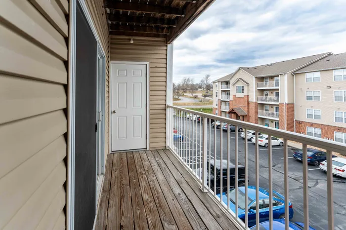 Coryell-Crossing-Apartments-Springfield-Missouri-One-Bedroom-Patio