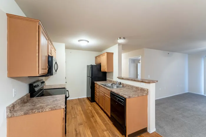 Coryell-Crossing-Apartments-Springfield-Missouri-Two-Bedroom-Kitchen