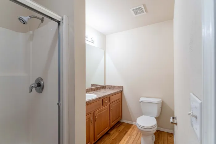 Coryell-Crossing-Apartments-Springfield-Missouri-Two-Bedroom-Primary-Bathroom