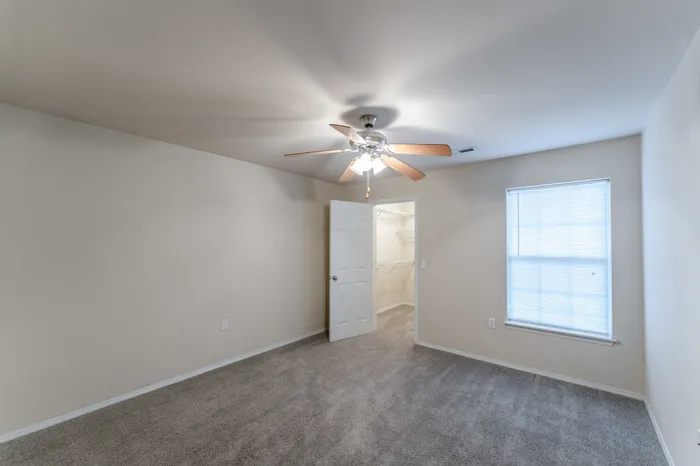 Coryell-Crossing-Apartments-Springfield-Missouri-Two-Bedroom-Second-Bedroom-Walk-In-Closet