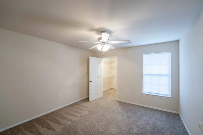 Coryell-Crossing-Apartments-Springfield-Missouri-Four-Bedroom-First-Bedroom