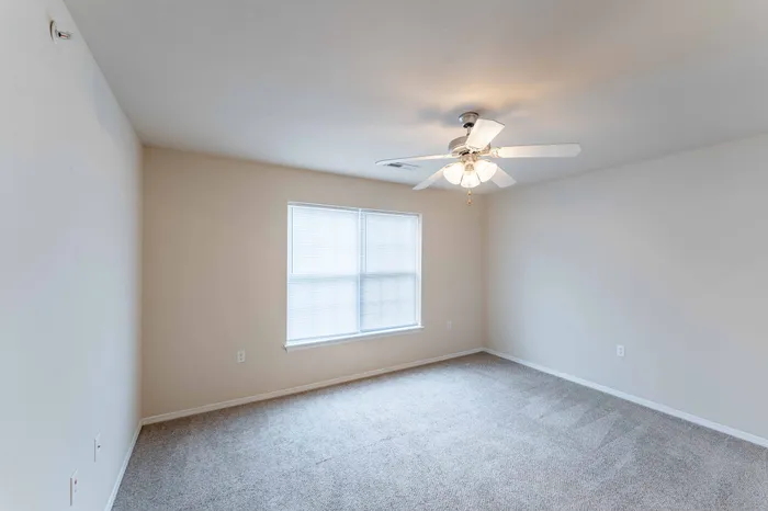 Coryell-Crossing-Apartments-Springfield-Missouri-Four-Bedroom-Second-Bedroom
