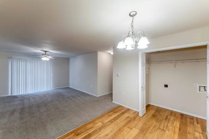 Coryell-Crossing-Apartments-Springfield-Missouri-Four-Bedroom-Washer-Dryer-Hookups-And-Living-Room