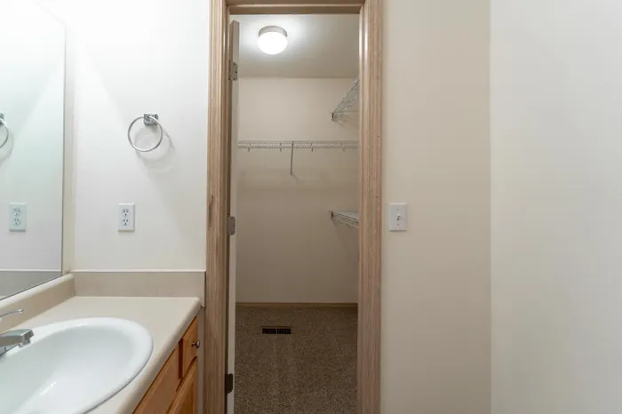 Battlefield-Park-Springfield-Missouri-Three-Bedroom-Apartment-Primary-Bathroom-And-Closet