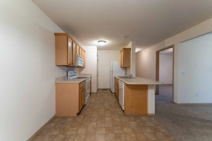 Battlefield-Park-Springfield-Missouri-Three-Bedroom-Apartment-Dining-Space-And-Kitchen