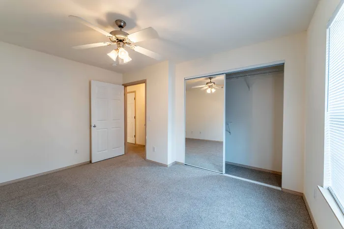 Battlefield-Park-Springfield-Missouri-Three-Bedroom-Apartment-Third-Bedroom-And-Closet