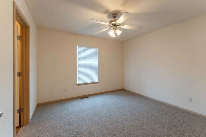 Battlefield-Park-Springfield-Missouri-Three-Bedroom-Apartment-Primary-Bedroom