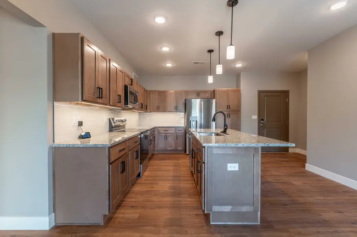 Township-28-Apartments-Springfield-Missouri-Building-H-Three-Bedroom-B-Kitchen-Front-Door