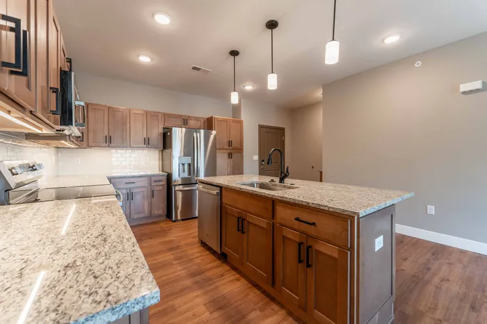 Township-28-Apartments-Springfield-Missouri-Building-H-Three-Bedroom-B-Kitchen-Island