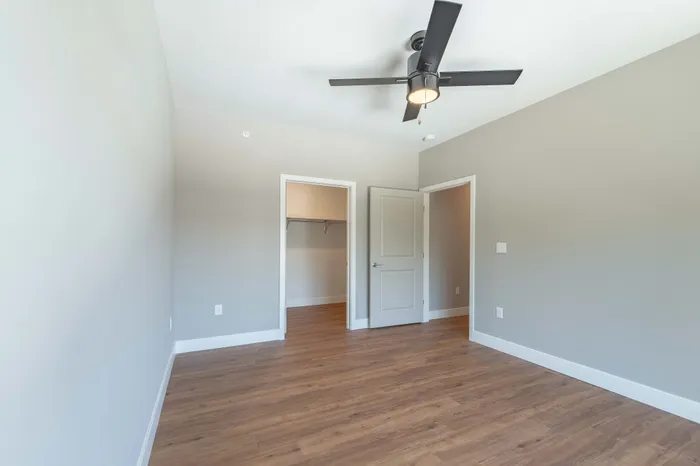 Township-28-Apartments-Springfield-Missouri-Building-H-Three-Bedroom-B-Third-Bedroom-Closet