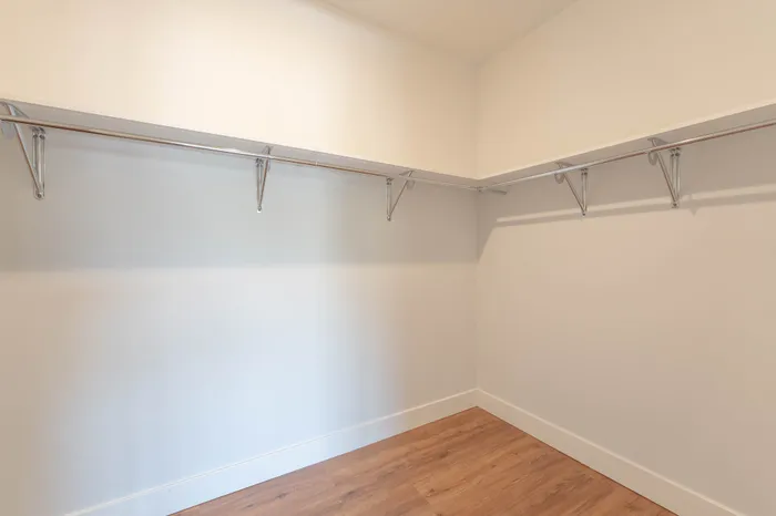 Township-28-Apartments-Springfield-Missouri-Building-H-Three-Bedroom-B-Second-Bedroom-Walk-In-Closet