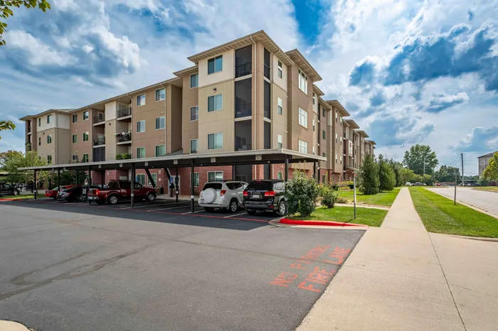 Coryell-Commons-Springfield-Missouri-55-Plus-Apartments-Amentities-Covered-Parking-Community-Entrance