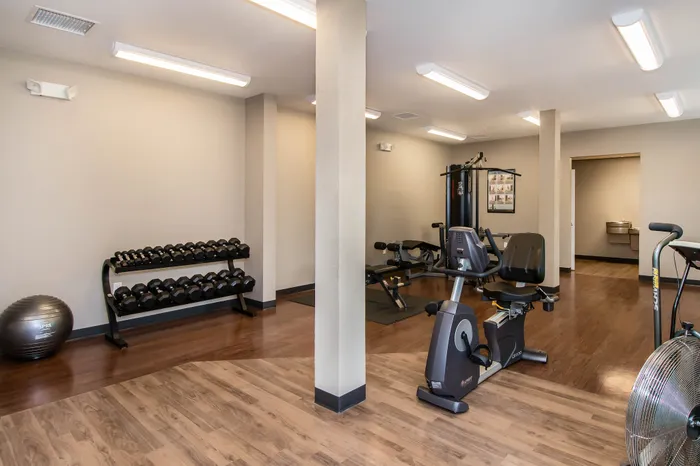 Coryell-Commons-Springfield-Missouri-55-Plus-Apartments-Amentities-Fitness-Center-Free-Weights