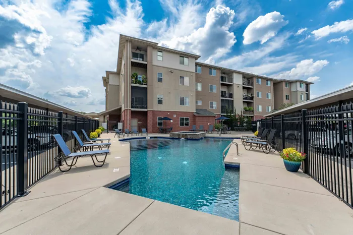 Coryell-Commons-Springfield-Missouri-55-Plus-Apartments-Amentities-Swimming-Pool