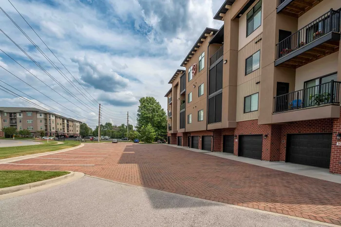 Coryell-Commons-Heights-Springfield-Missouri-Apartments-Exteriors