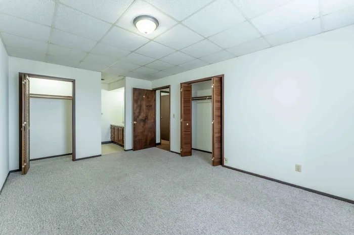 Regency-Towers-Apartments-Downtown-Springfield-Missouri-Two-Bedroom-Primary-Bedroom-Bathroom-Entrance
