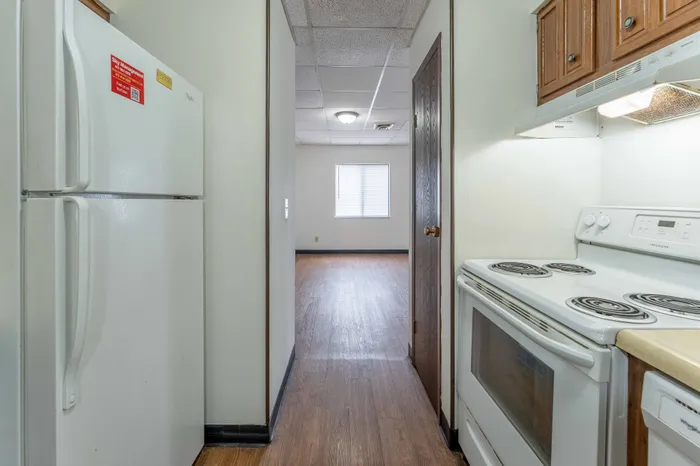 Regency-Towers-Apartments-Downtown-Springfield-Missouri-Two-Bedroom-Kitchen-View