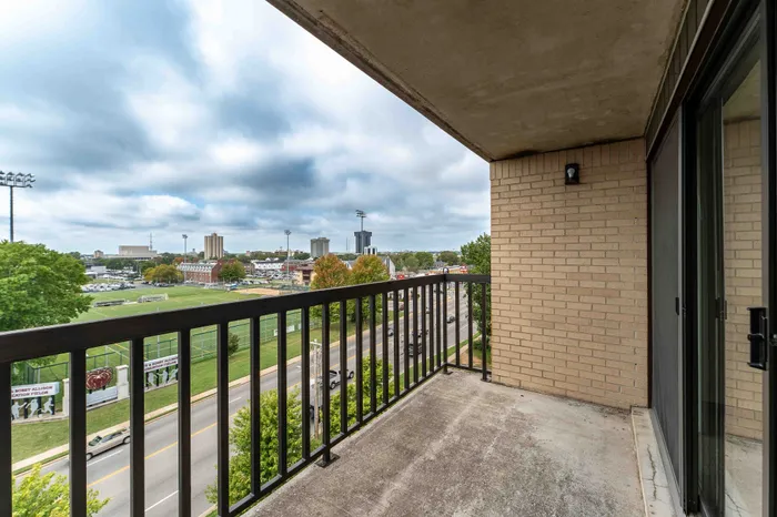 Regency-Towers-Apartments-Downtown-Springfield-Missouri-Two-Bedroom-Balcony