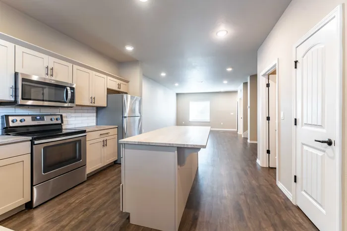 Villas-At-Verandas-South-Springfield-Missouri-Townhomes-Two-Bedroom-Unit-111-Kitchen-Island