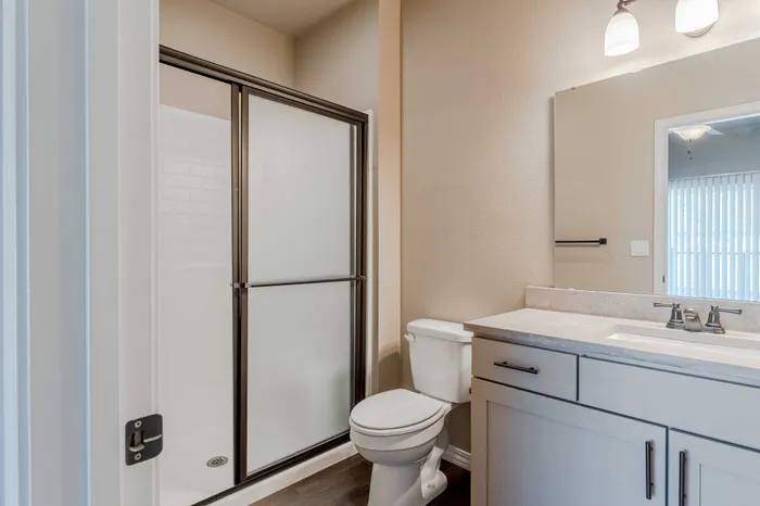 Villas-At-Verandas-South-Springfield-Missouri-Townhomes-Two-Bedroom-Unit-111-Second-Bathroom