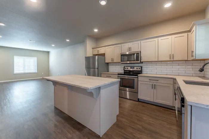 Villas-At-Verandas-South-Springfield-Missouri-Townhomes-Three-Bedroom-Unit-108-Kitchen-Dining-Space