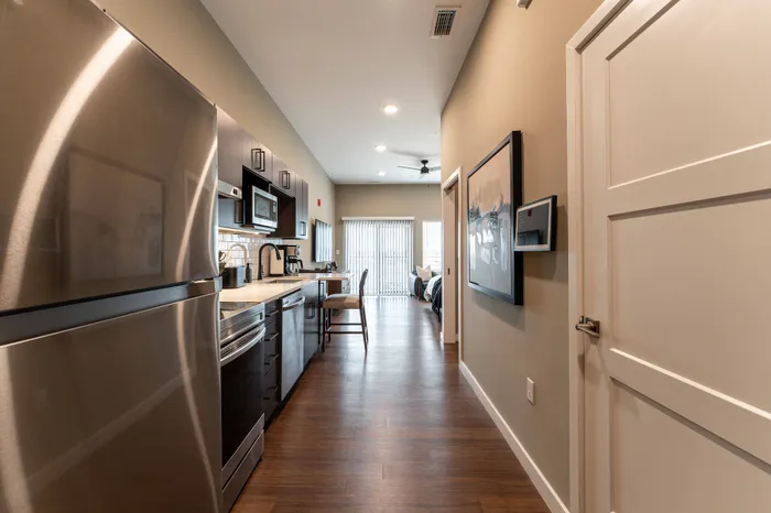 Heritage-Apartments-Springfield-Missouri-Furnished-Studio-Apartment-319-Entrance-View