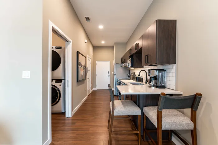 Heritage-Apartments-Springfield-Missouri-Furnished-Studio-Apartment-319-Entrance
