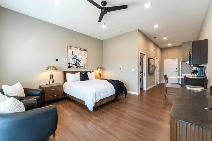 Heritage-Apartments-Springfield-Missouri-Furnished-Studio-Apartment-319-Living-Space